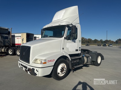 2014 Volvo VNM64T 4x2 Day Cab Truck Tractor