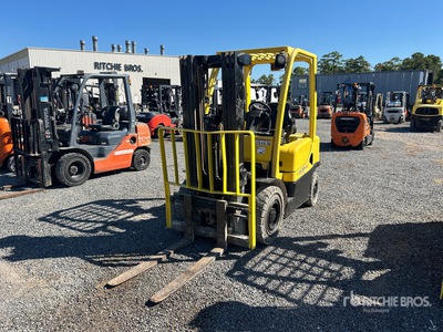 2015 Hyster H40FT 3850 lb Pneumatic Tire Forklift