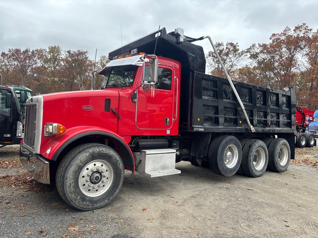 2006 Peterbilt 357 8x4 Tri/A Dump Truck 2006 Peterbilt 357 8x4 Tri/A Dump Truck