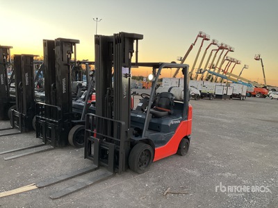 2015 Toyota 8FGCU25 1700 lb Cushion Tire Carretilla Elevadora