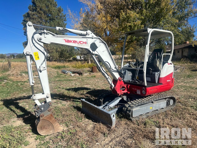 EXCAVADORA 2018 TAKEUCHI TB235