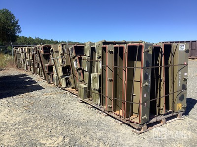 (140) Quality Foam CNU-317/E Storage Containers