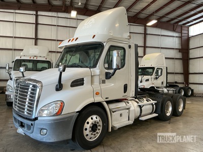 2012 Freightliner CA113 6x4 Day Cab Truck Tractor