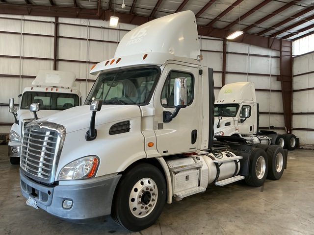 2012 Freightliner CA113 6x4 T/A Day Cab Truck Tractor