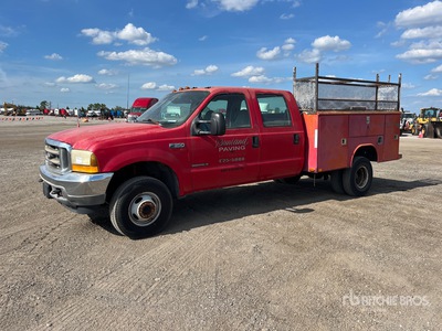 2001 Ford F-350 XLT 4x4 Crew Cab شاحنة متعددة الاغراض