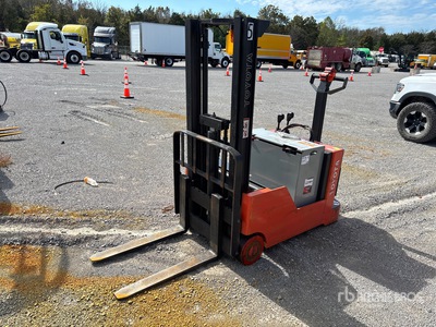 2018 Toyota 6BWC10 2000 lb Apilador Eléctrico (Inoperable)
