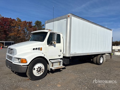 2004 Sterling Acterra 4x2 Furgoneta caja cerrada