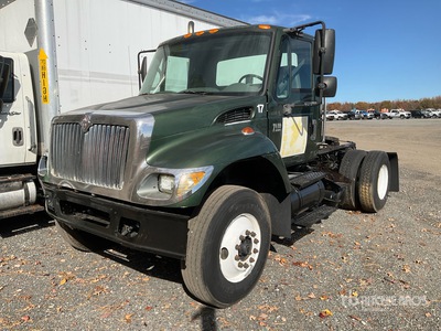 International 7400 4x2 S/A Dagcabine Trekker (Inoperable)