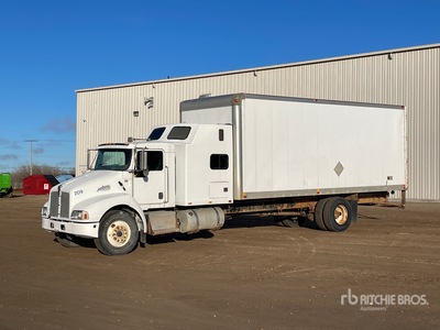 2006 Kenworth T800 4x2 Van Truck