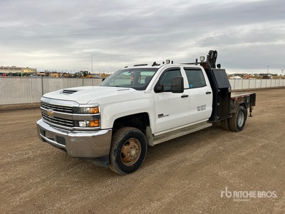 2018 Chevrolet 3500 4x4 Crew Cab Flatbed Truck