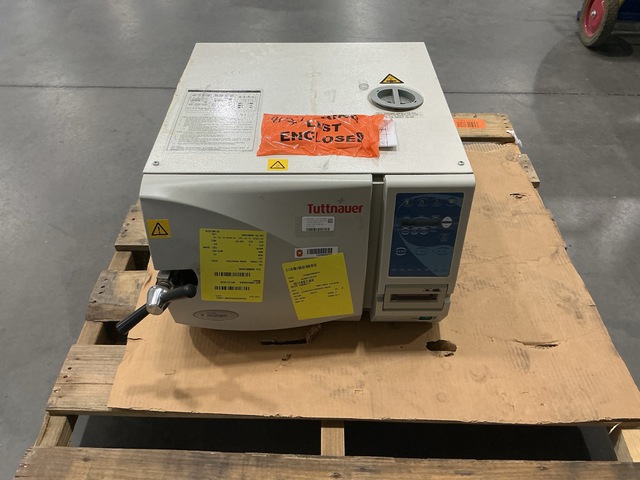 Tuttnauer-Brinkmann 2540E-B/L Surgical Sterilizer