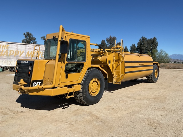 2001 Cat 613C Series ll 5000 gal Water Wagon 2001 Cat 613C Series ll 5000 gal Water Wagon
