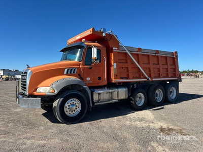 2016 Mack GU813 8x4 Tri/A-kiepwagen