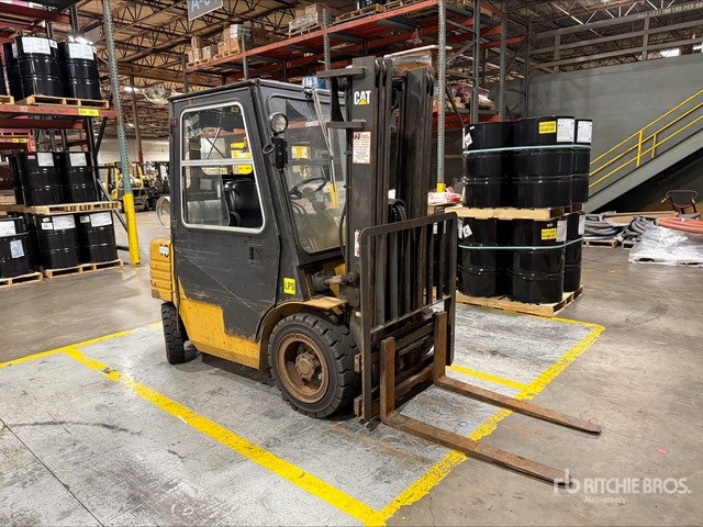 MONTACARGAS CATERPILLAR GP25