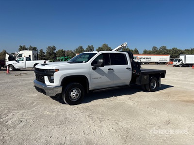 2020 Chevrolet Silverado 3500HD 4x4 Crew Cab Flatbed Truck