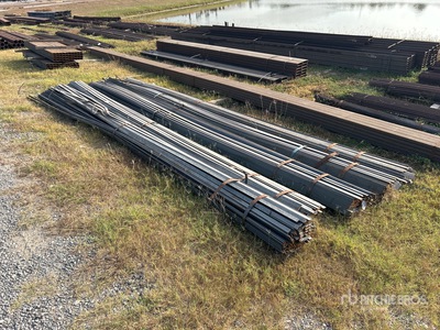 Quantity of (5) Bundles of 1 1/4 in x 20 ft Flat Bar معادن متنوعة