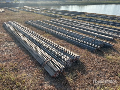 Quantity of (6) Bundles of 1 1/4 In. A36/529-50 24' Flat Bars معادن متنوعة