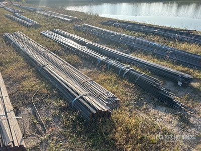 Quantity of (4) Bundles of 1 1/4" A-36 20' Flat Bars معادن متنوعة