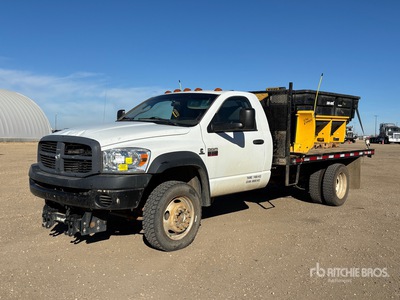 2010 Ram 5500 4x4 Camión con pala para nieve
