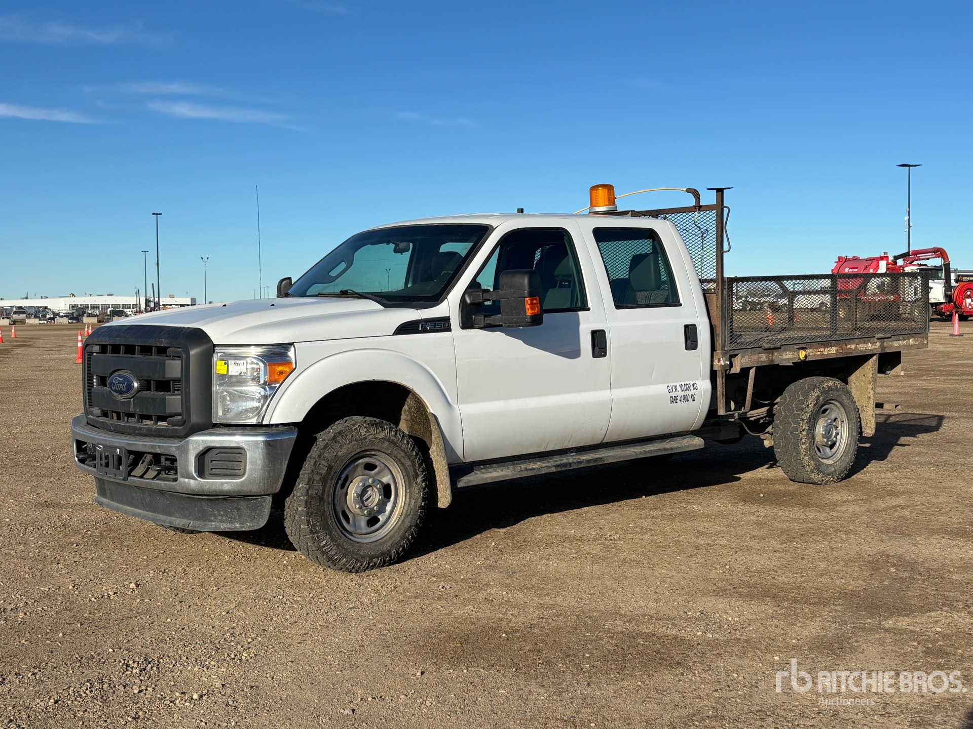 2013 Ford F-350 XLT 4x4 Crew Cab Flatbed Truck
