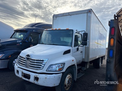 2009 Hino 4x2 Furgoneta caja cerrada (Inoperable)