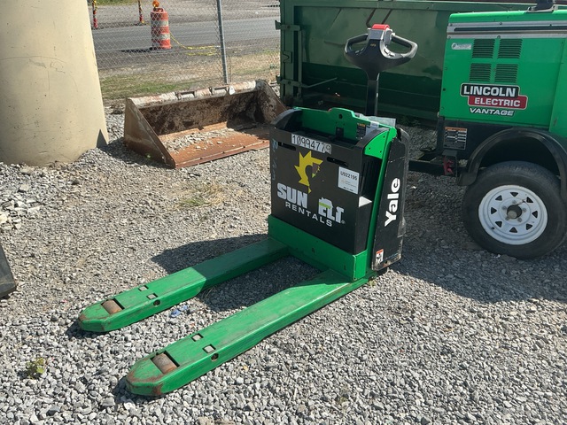2023 Yale MPB045VG 4510 lb Electric Pallet Jack