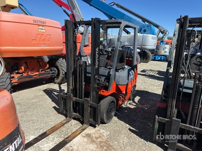 2006 Toyota 7FGCU20 4000 lb Cushion Tire Forklift