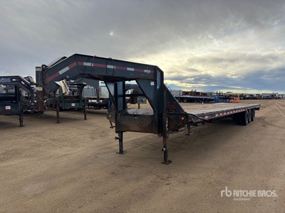 2008 PJ Trailers 40 ft Tri/A Gooseneck Flatbed Trailer