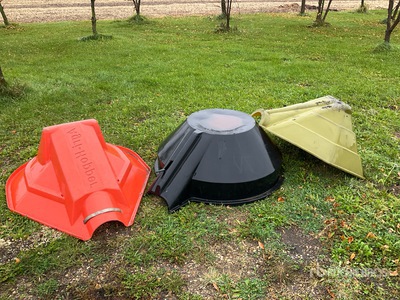 Quantity of (3) Poly Auger Hoppers Varios, tienda, almacen, consumidor