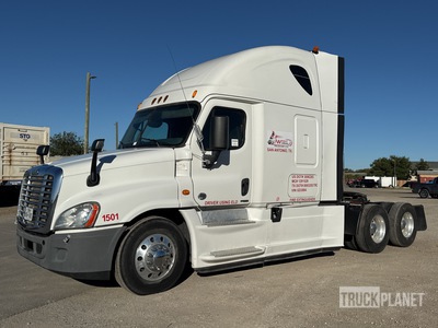 2015 Freightliner Cascadia 6x4 3- Achs Sattelzugmaschine mit Schlafkabine