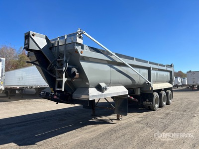 2021 Arne's 36 ft Tri/A kiep aanhangwagen
