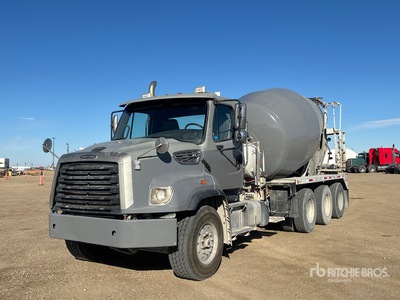 2013 Freightliner 114 SD 8x6 Betonomieszarka