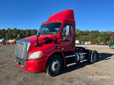 2016 Freightliner Cascadia 113 4x2 S/A Day Cab Truck Tractor