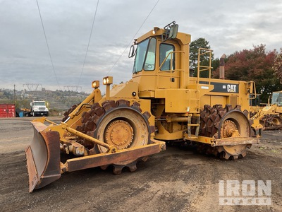 Cat 825C ضاغطة التربة باربع عجلات