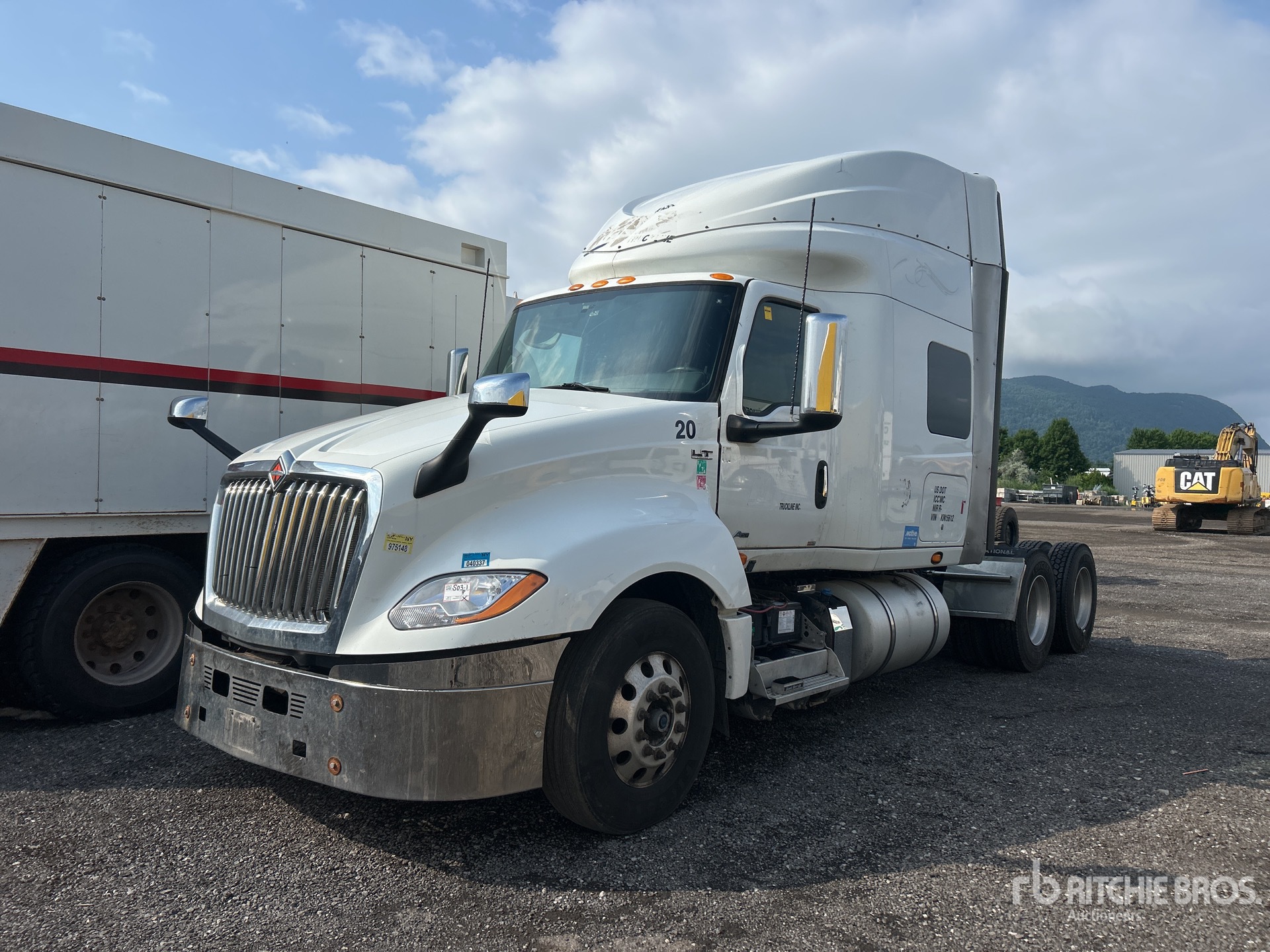 2019 International LT625 6x4 T/A Sleeper Truck Tractor (Inoperable)