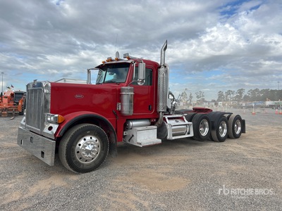 2007 Peterbilt 379 8x4 Tri/A Day Cab Truck Tractor