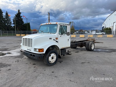 2002 International 4700 LP 4x2 Cabine et châssis