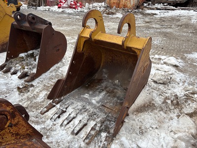 Cat 42 in Digging Excavator Bucket - Fits Cat 320 Series
