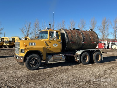1984 Ford LTL9000 1000 gal 6x4 Wassertank-Lkw