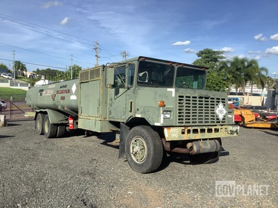 Oshkosh A/S32R-11 6x6 Aircraft Refueling Tanker Truck