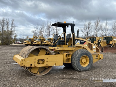 2009 Cat CS56 Smooth Drum Compactor