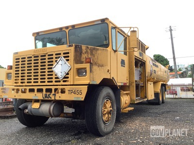 1992 Oshkosh A/S32R-11 Aircraft Refueling Tanker Truck