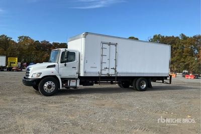 2019 Hino 338 4x2 Camion fourgon