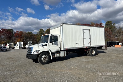 2020 Hino 338 4x2 Van Truck