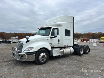 2021 International LT625 6x4 3- Achs Sattelzugmaschine mit Schlafkabine