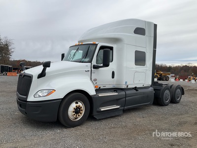 2022 International LT625 6x4 Cabina con cuccetta per trattore stradale