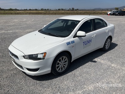 2013 Mitsubishi Lancer Automovil / Automobile