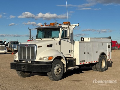 2011 Peterbilt 337 4x2 ユーティリティトラック