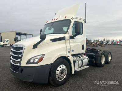 2019 Freightliner Cascadia 126 6x4 T/A Day Cab Truck Tractor