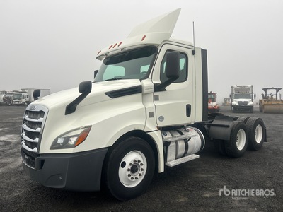 2018 Freightliner Cascadia 126 6x4 Ciągnik siodłowy T/A z kabiną dzienną
